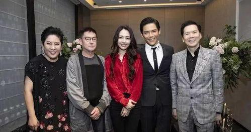 最新爆料向佐,神秘美女引热议，豪门生活再掀波澜